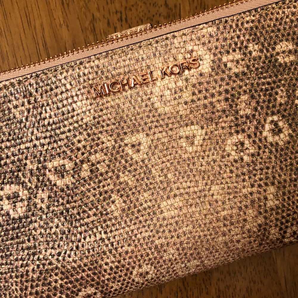 Wristlet/ wallet